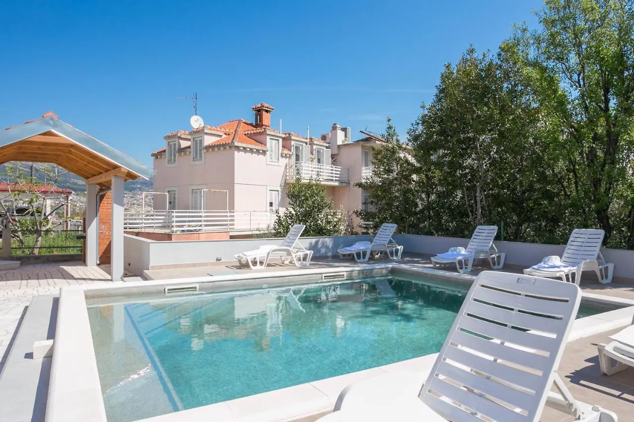 Family Friendly Apartments With A Swimming Pool Split - 21026 0*,  Croatia