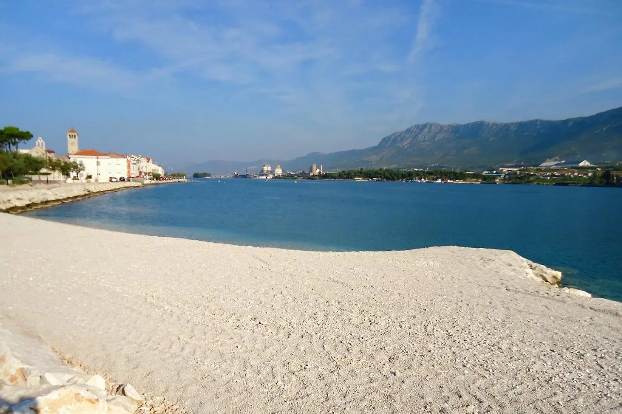 Family Friendly Apartments With A Swimming Pool Split - 21026 Croatia