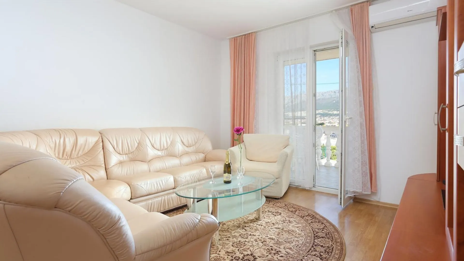 Family Friendly Apartments With A Swimming Pool Split - 21026 Croacia