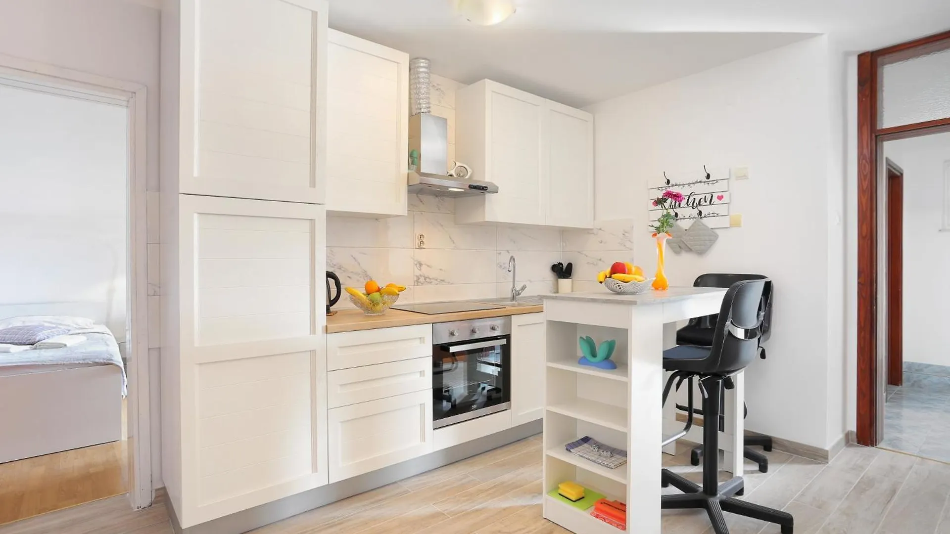 Family Friendly Apartments With A Swimming Pool Split - 21026